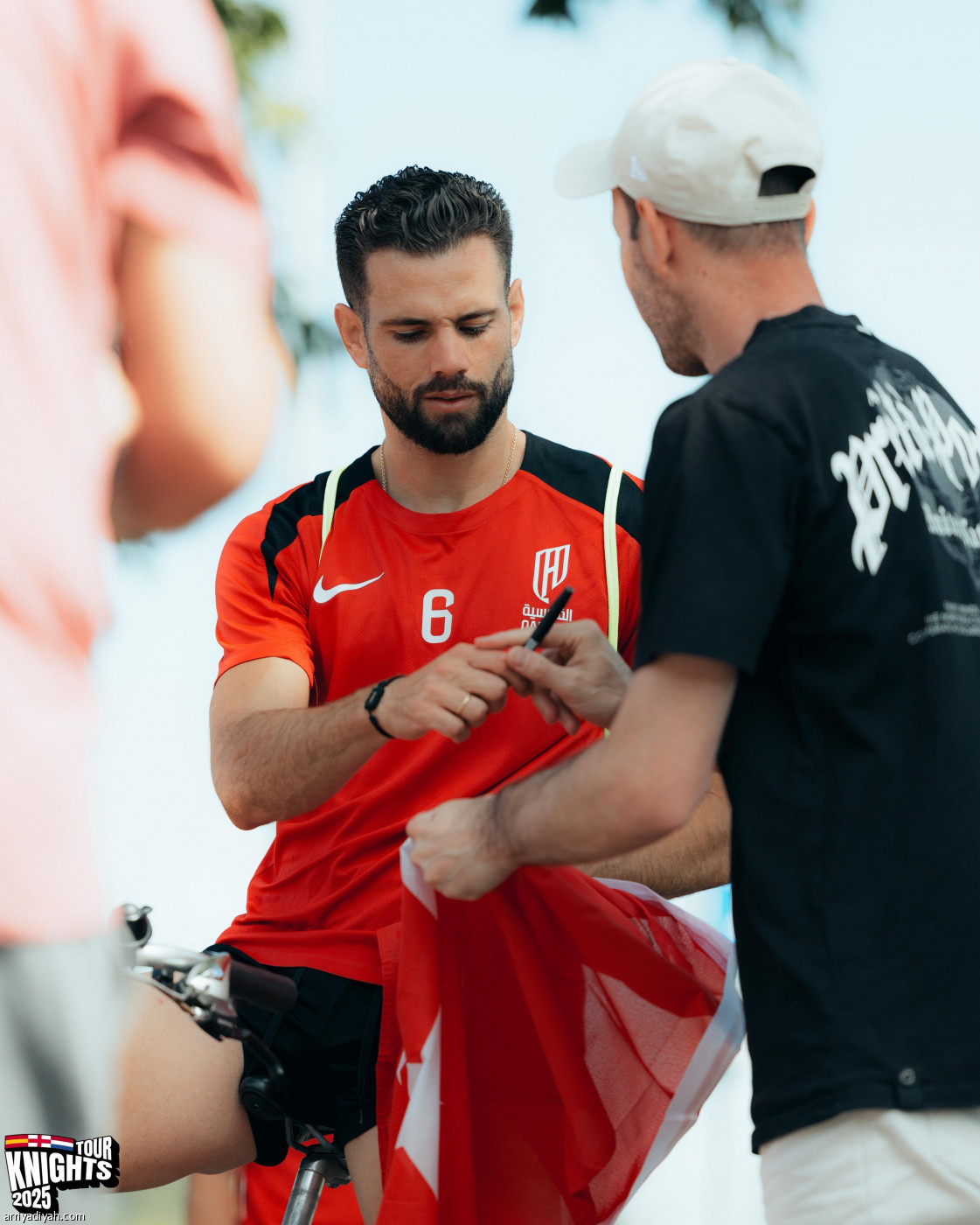 جونزاليس يفرض الدراجة