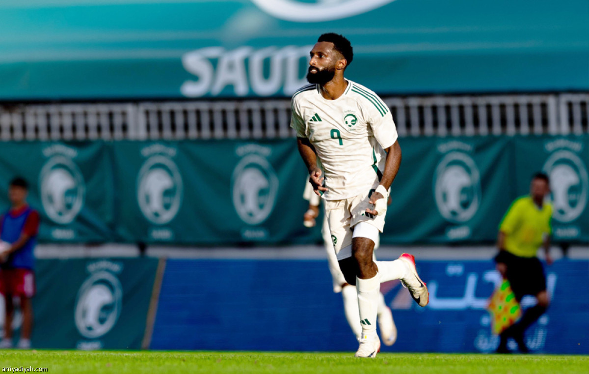 فوز «الصقور»