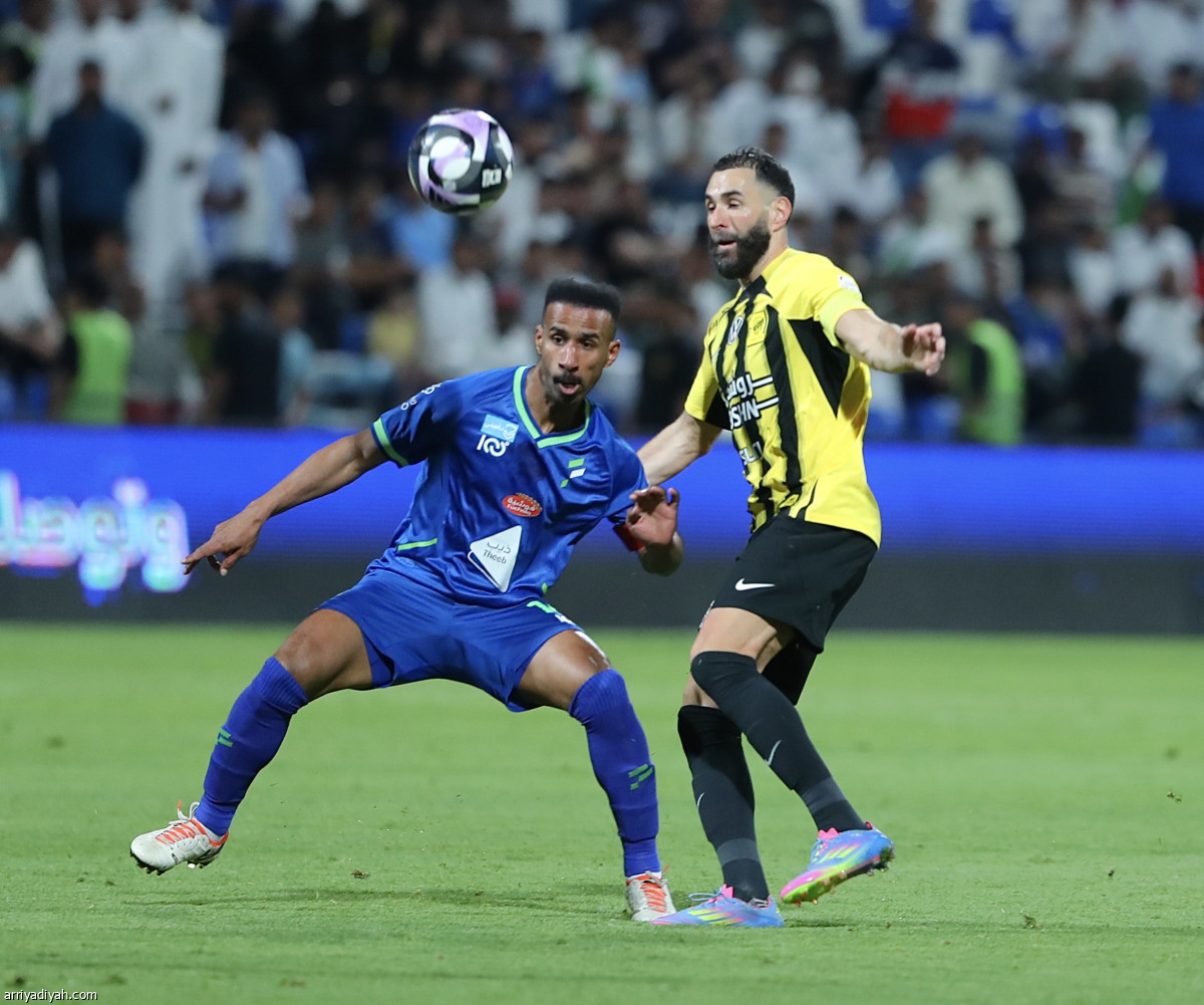 الفتح يسقط المتصدر