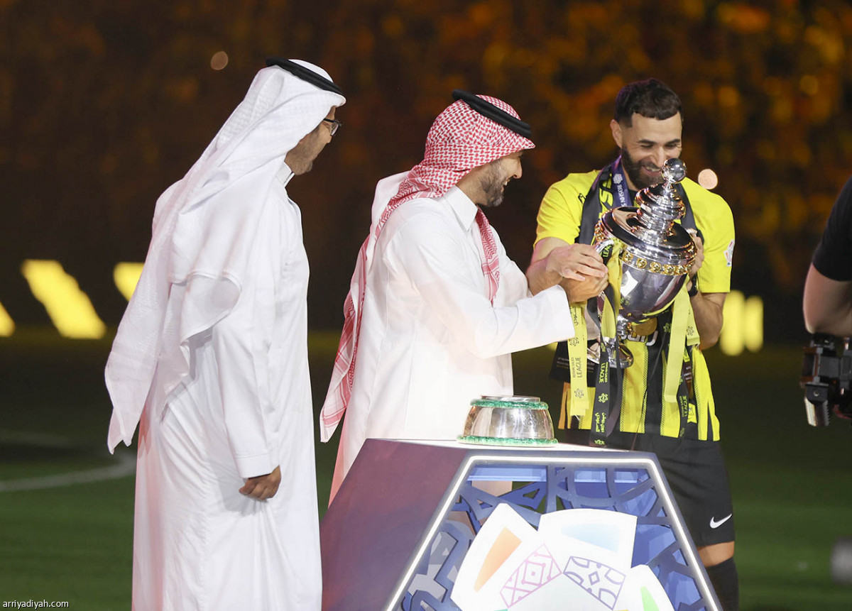 الاتحاد يتوشح الذهب