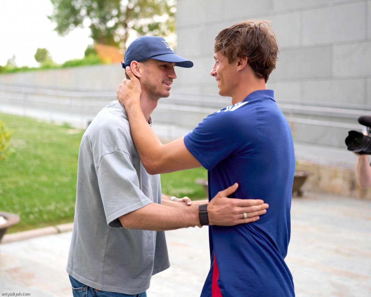 رويز في المعسكر