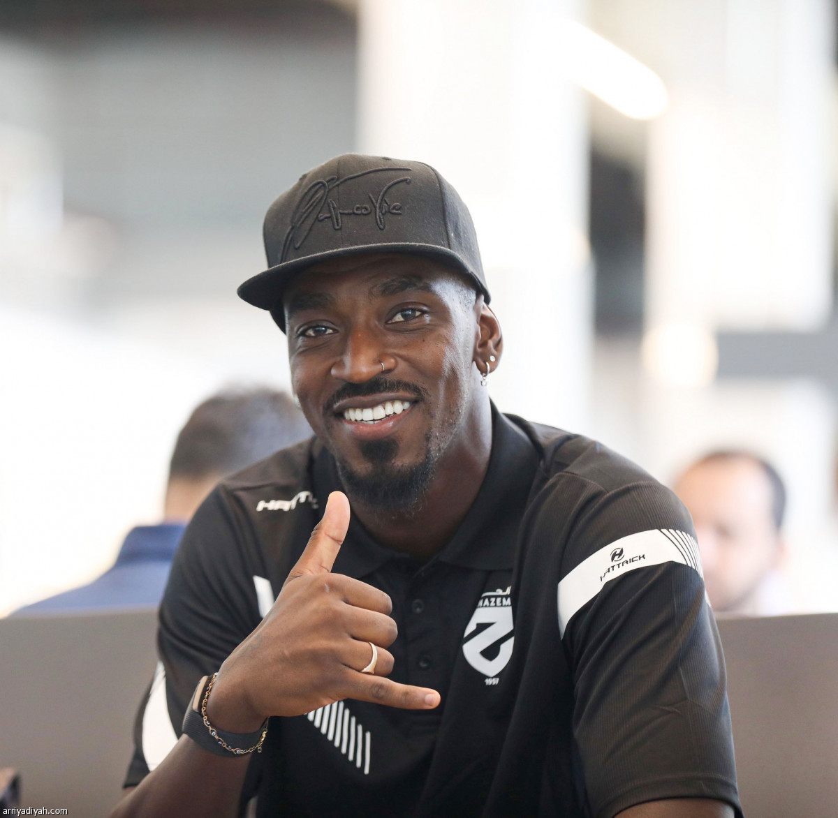 الحزم يغادر