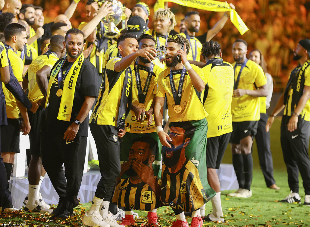 الاتحاد يتوشح الذهب