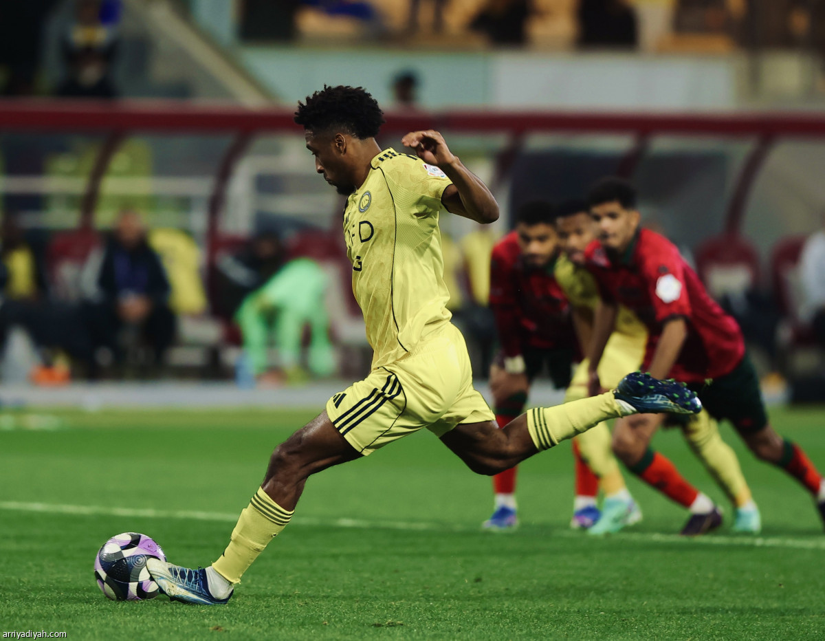 النصر يقلص الفارق